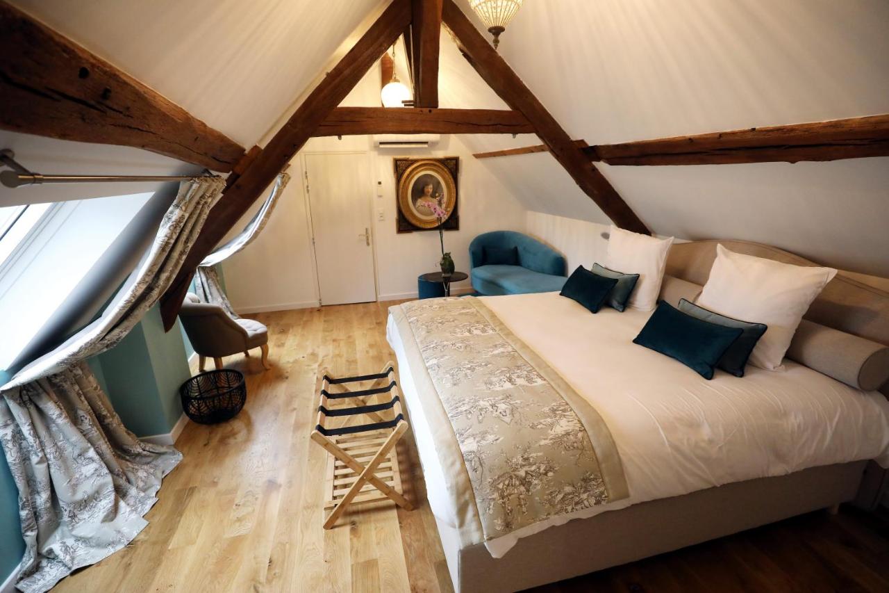 La chambre aux Portraits