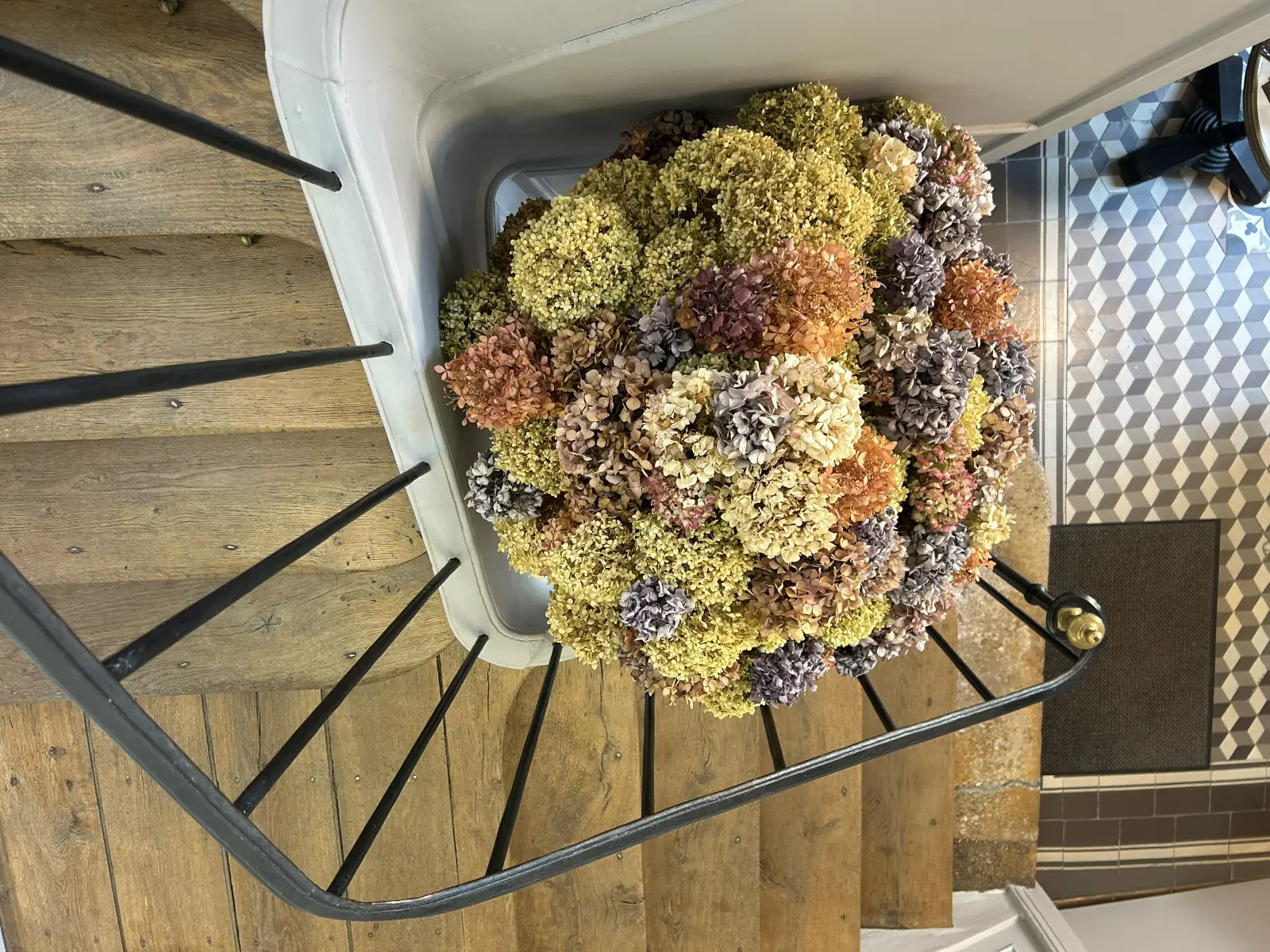 L'escalier de bois vu d'en haut